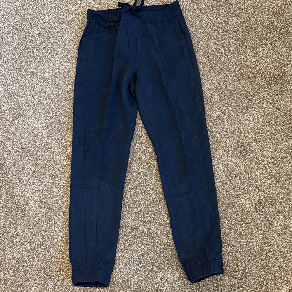 Banana republic WoMen's Navy Blue jogger Pants 28”